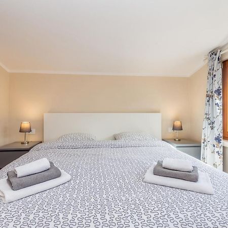 Holiday Home Jela Dobrinj Εξωτερικό φωτογραφία
