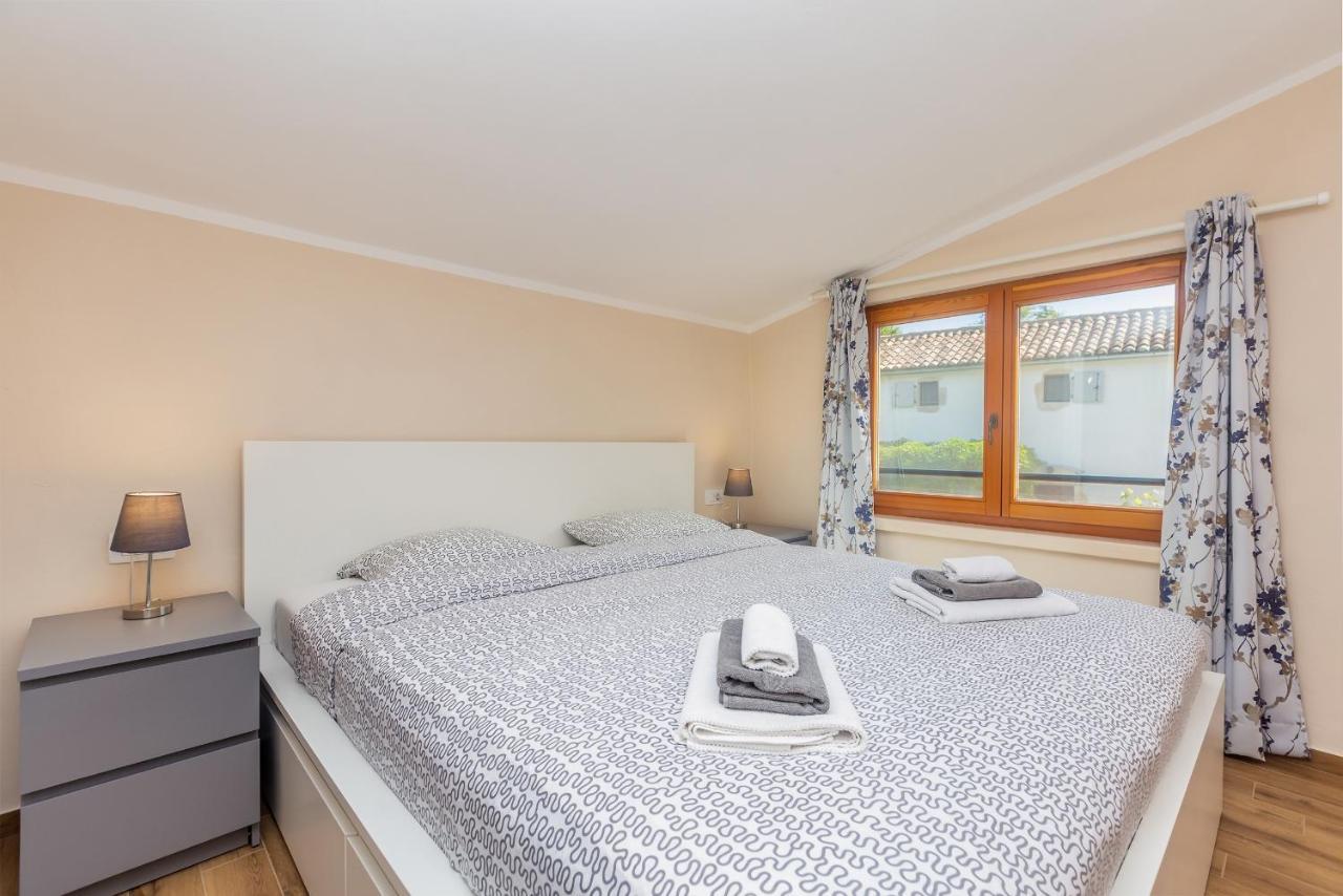 Holiday Home Jela Dobrinj Εξωτερικό φωτογραφία