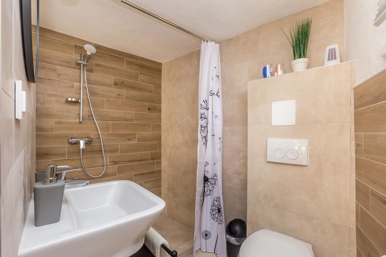 Holiday Home Jela Dobrinj Εξωτερικό φωτογραφία