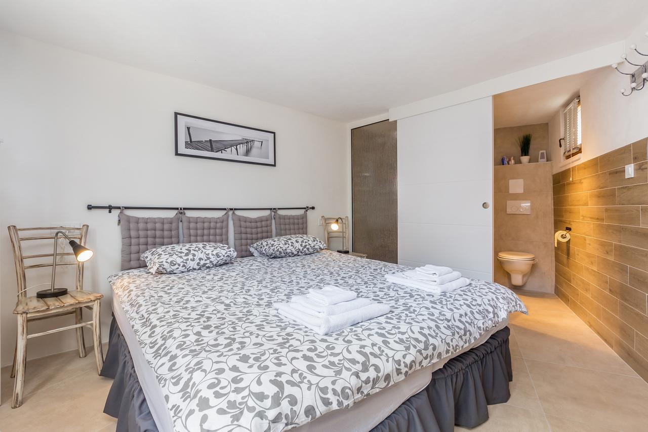 Holiday Home Jela Dobrinj Εξωτερικό φωτογραφία
